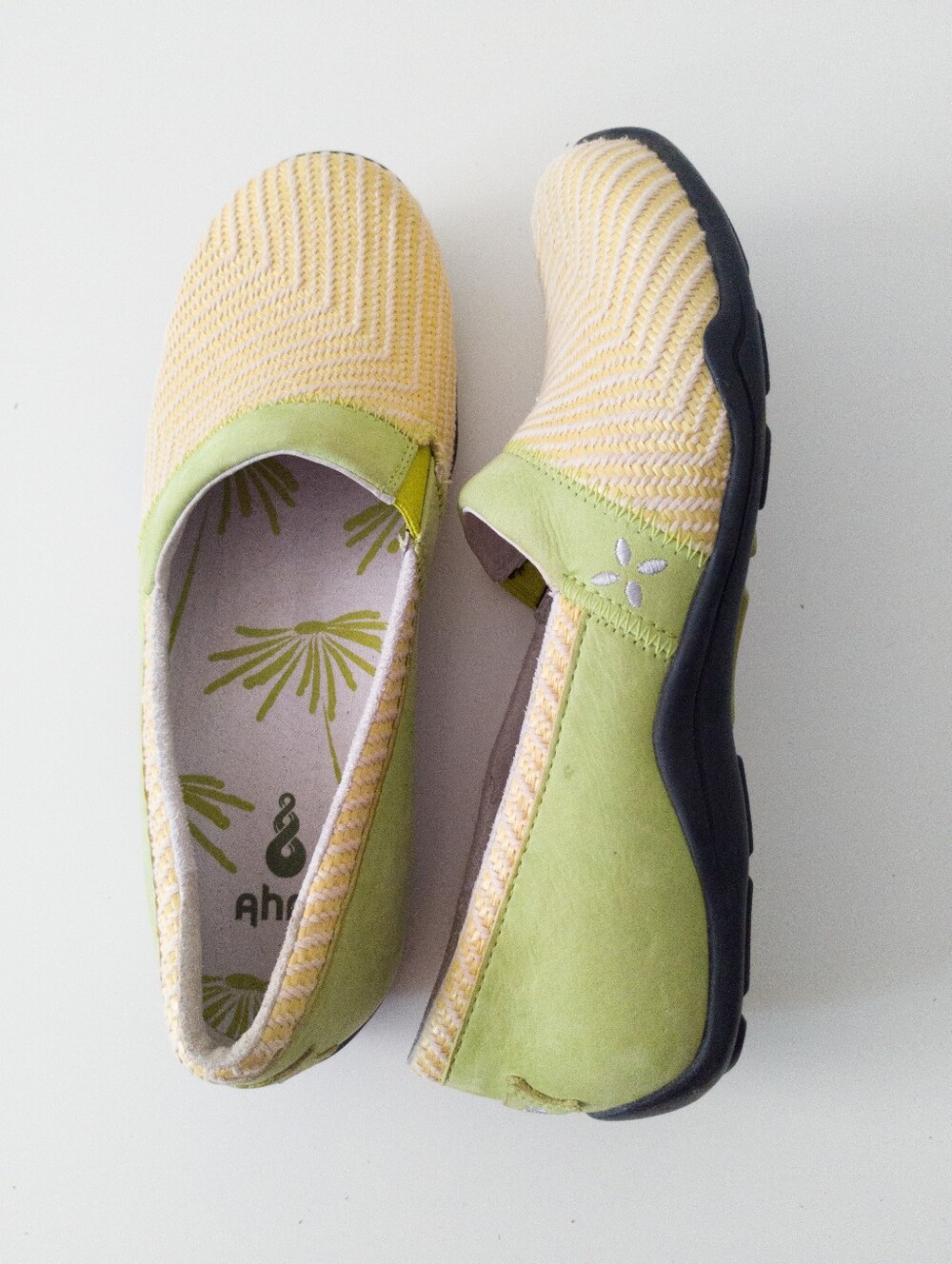 Ahnu Karma Woven Slip On Comfort Flats Size 7